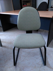 Sila fija de patín sin brazos.