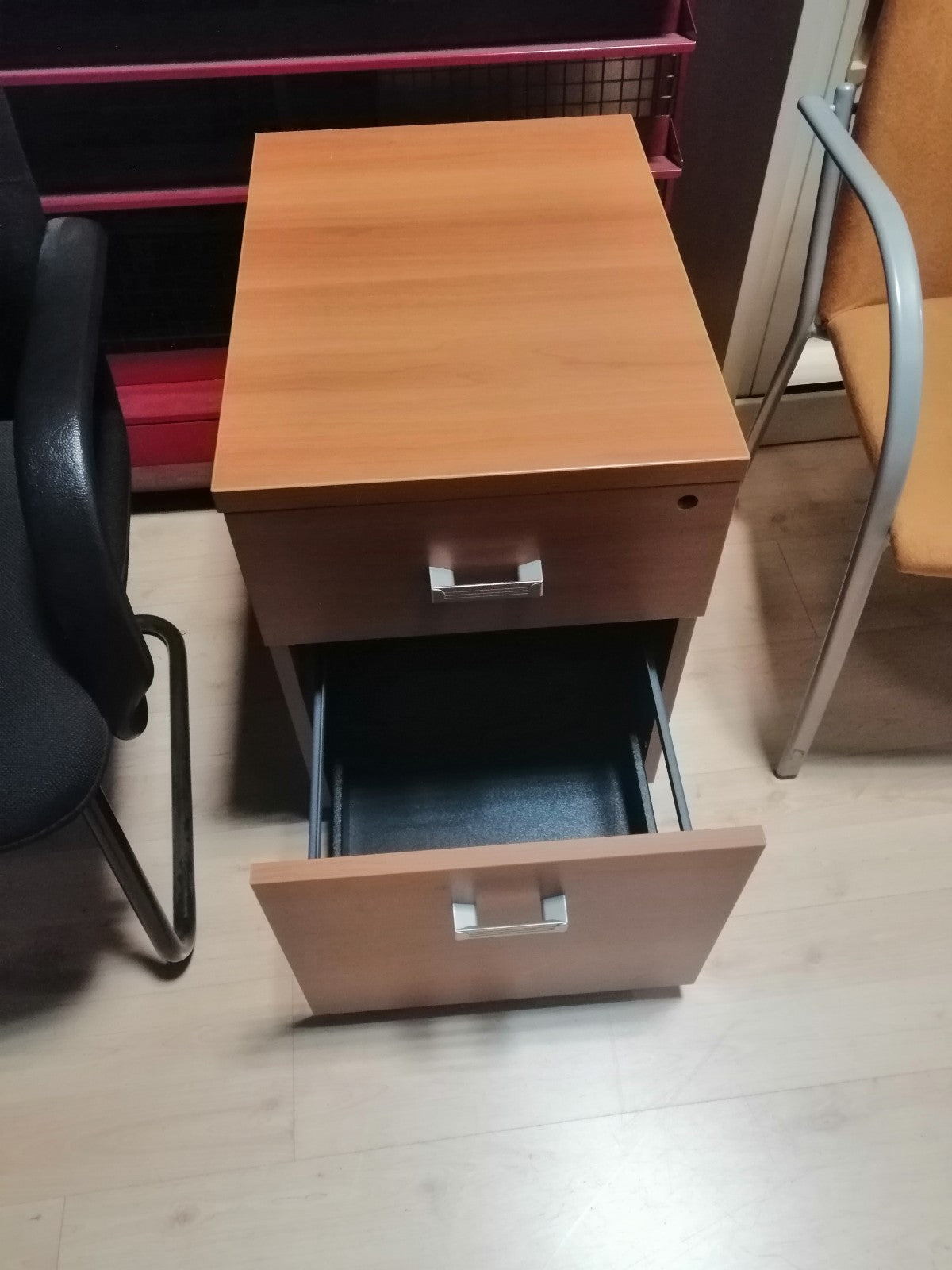 Cajonera color nogal