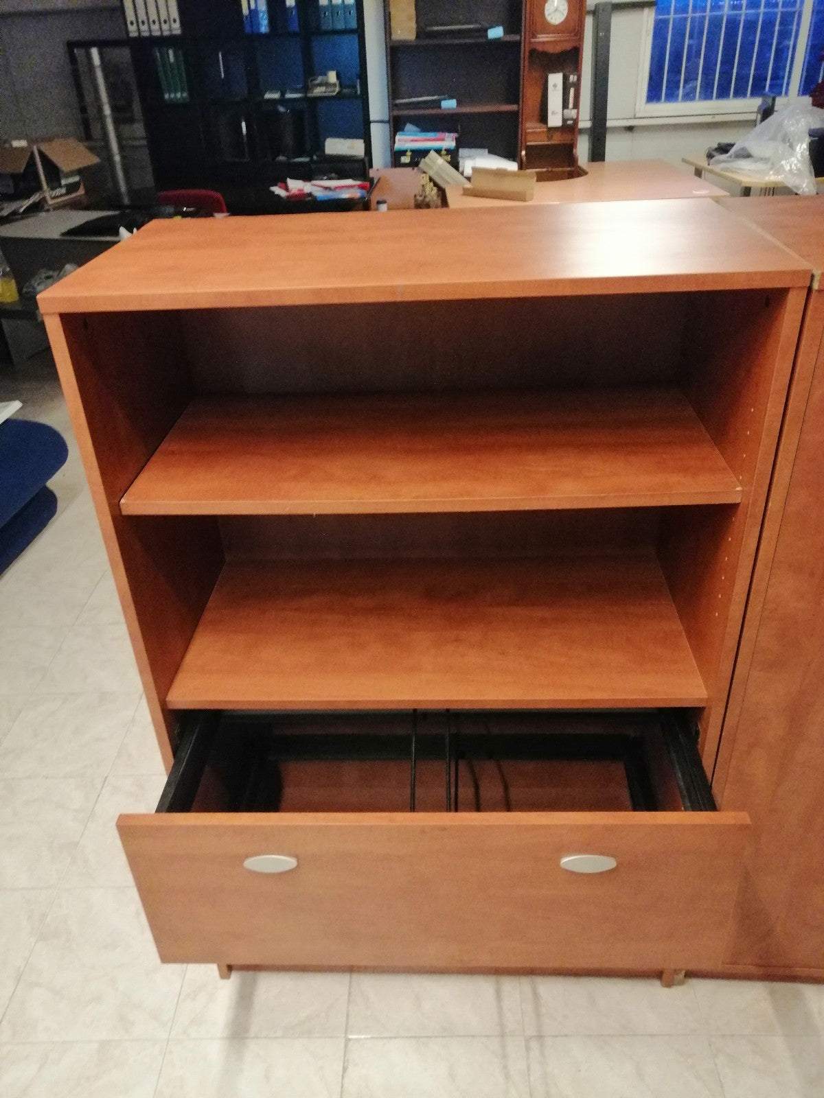 Armario medio archivador.