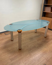 Mesa de reuniones de cristal