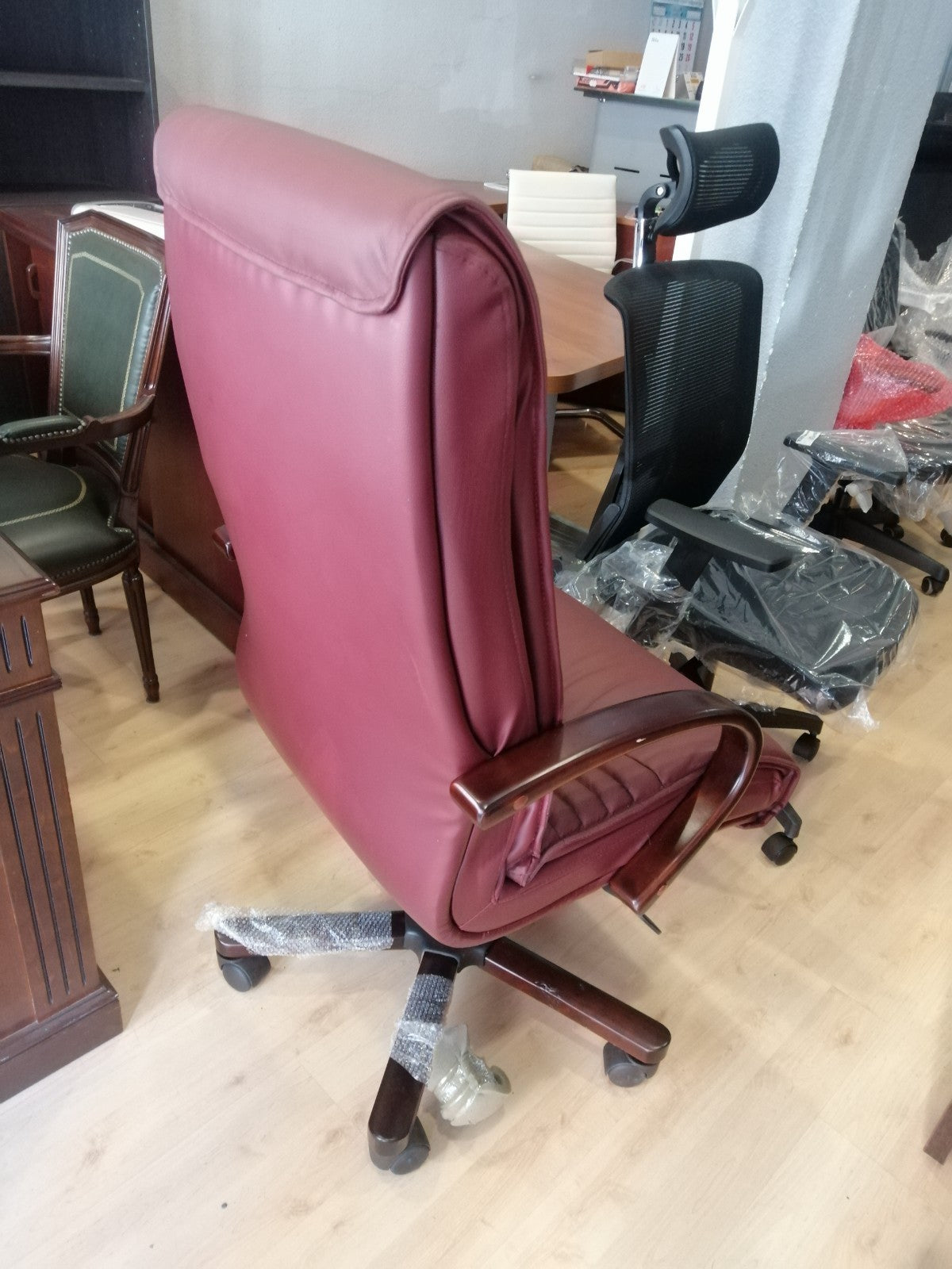 Sillón de dirección burdeos.