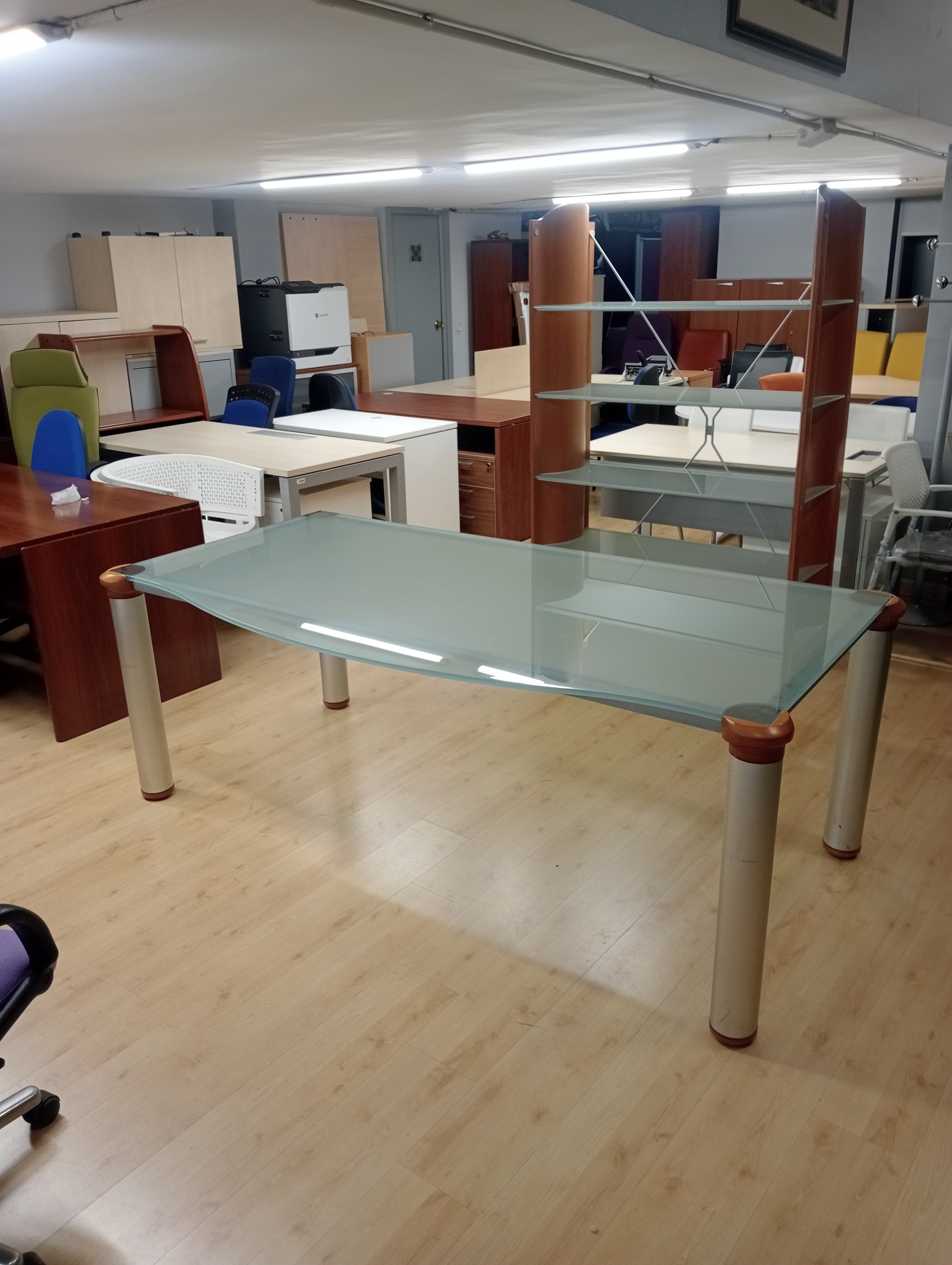 Despacho mesa de cristal