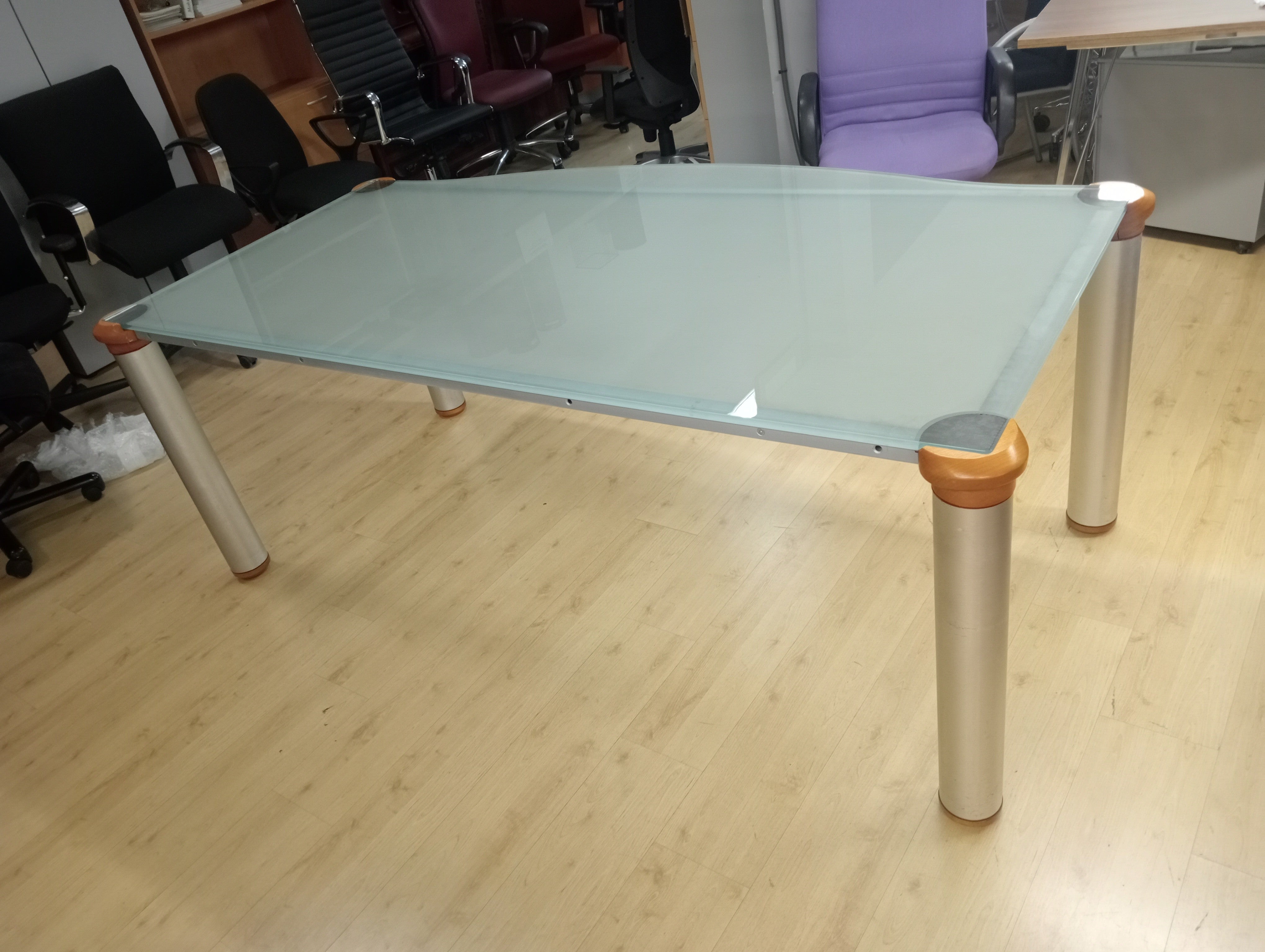 Despacho mesa de cristal