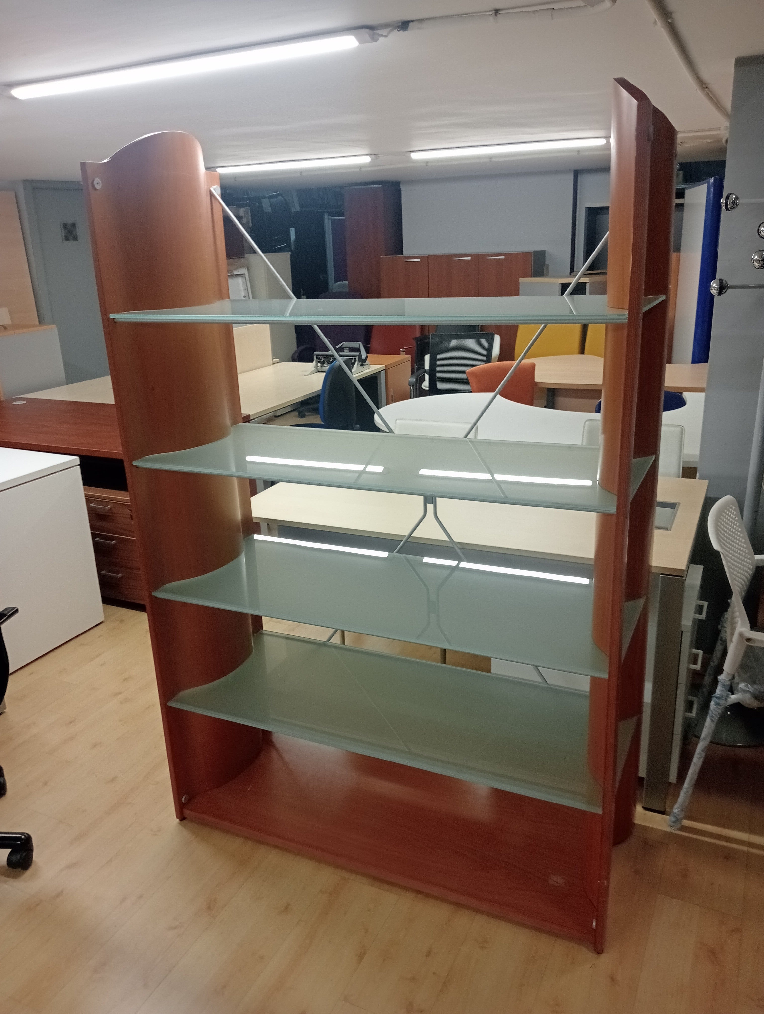 Despacho mesa de cristal