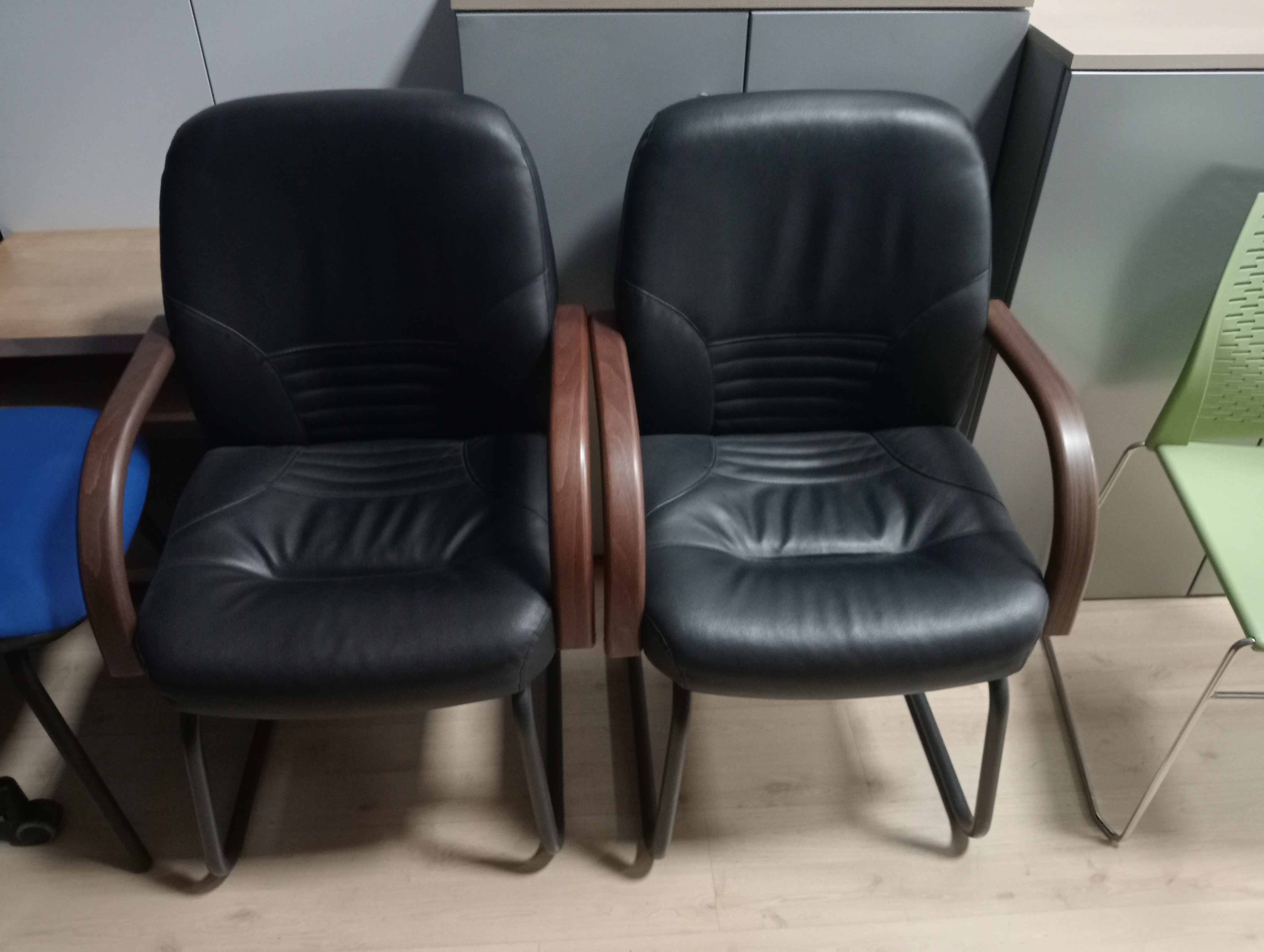 Juego sillones cofidentes.