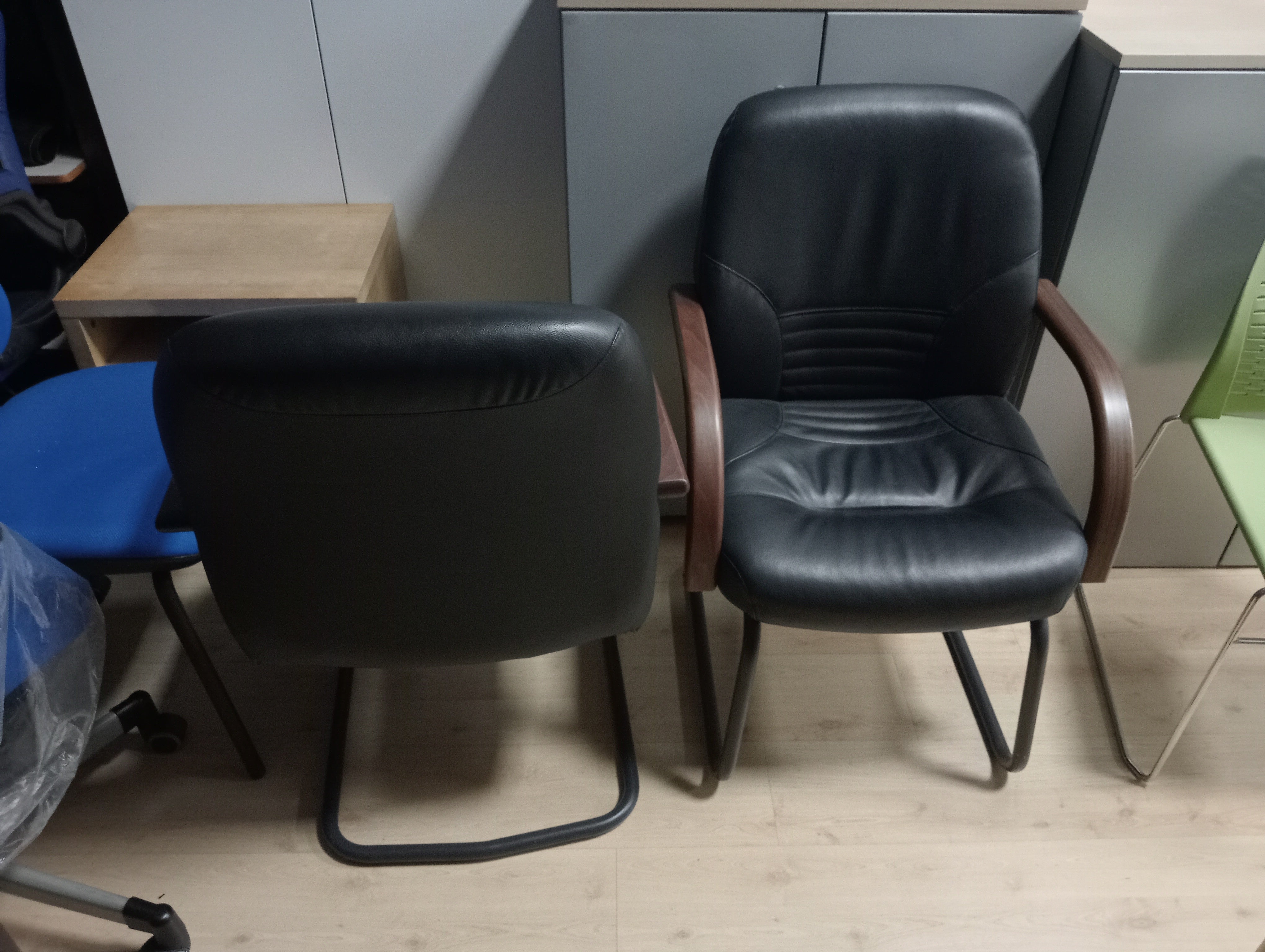 Juego sillones cofidentes.