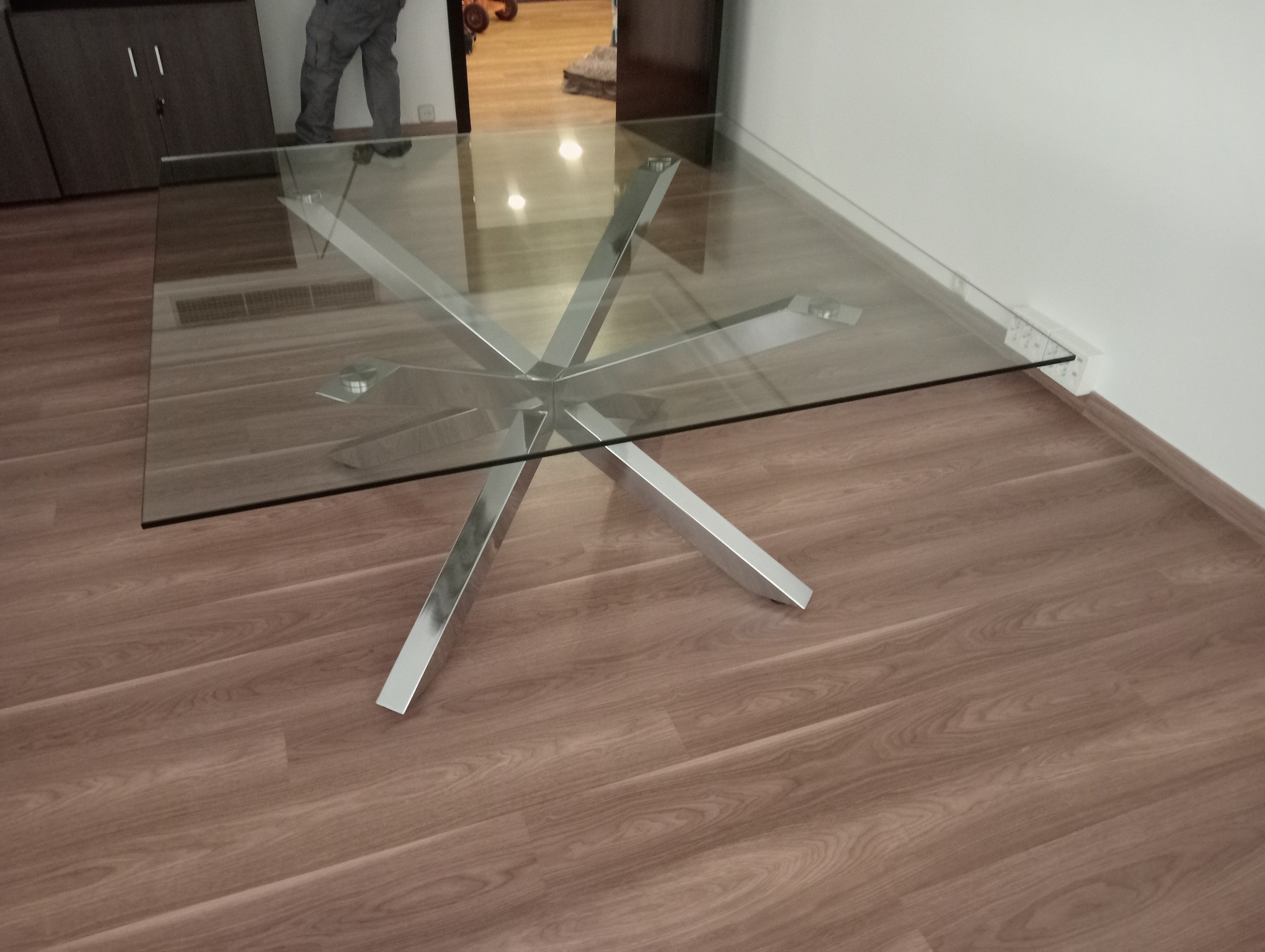 Mesa de reuniones de cristal