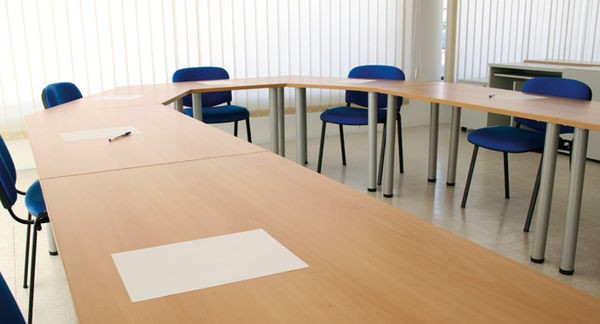 Mesa para colectividades polivalentes