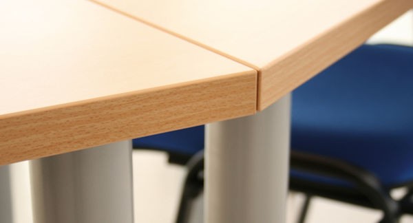 Mesa para colectividades polivalentes