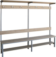 Banco de vestuario con percha.