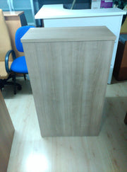 Mostrador recto color cerezo.