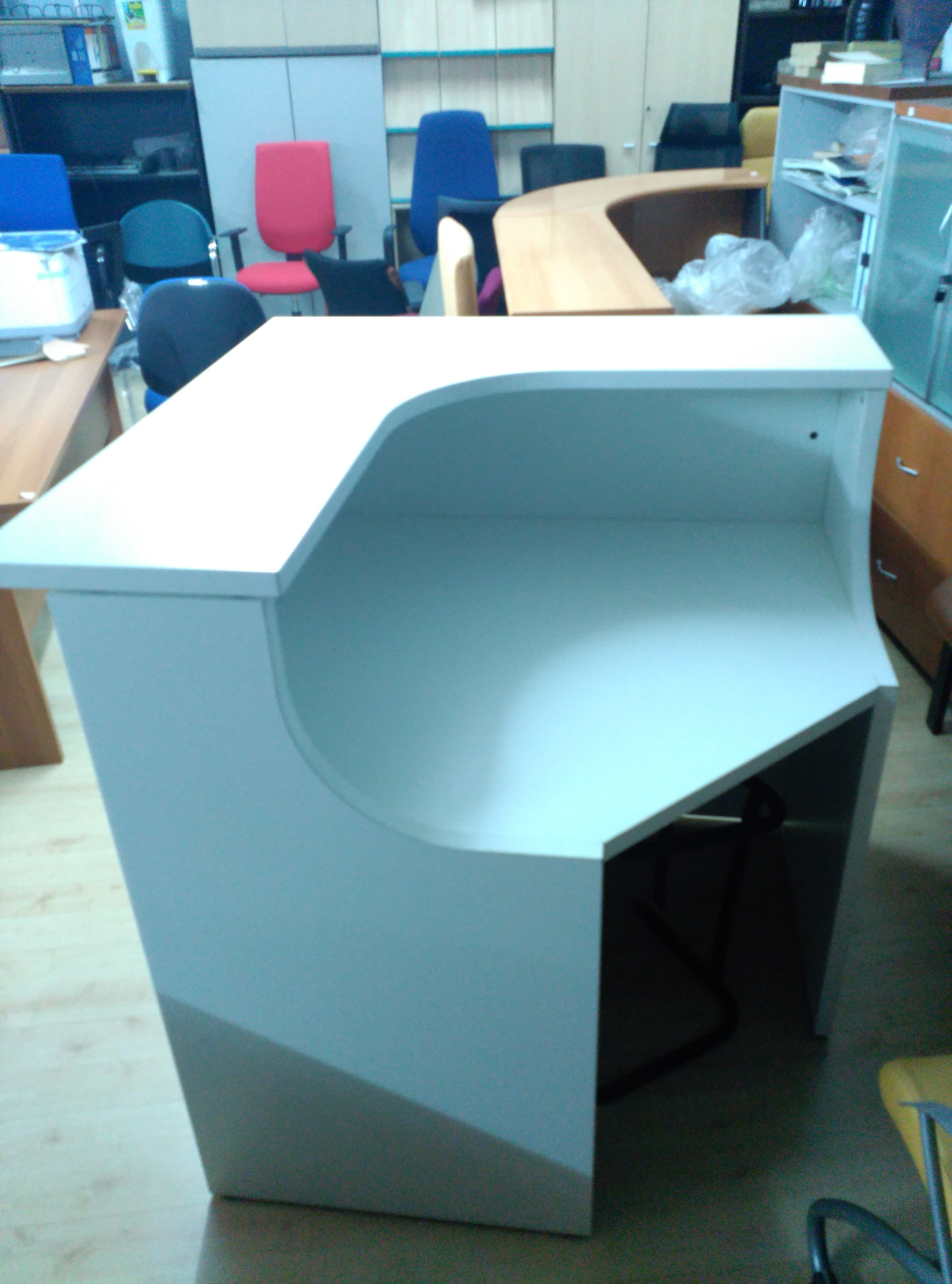 Mostrador esquinero.