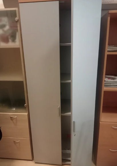 Armario alto con puertas altas. - Madrid