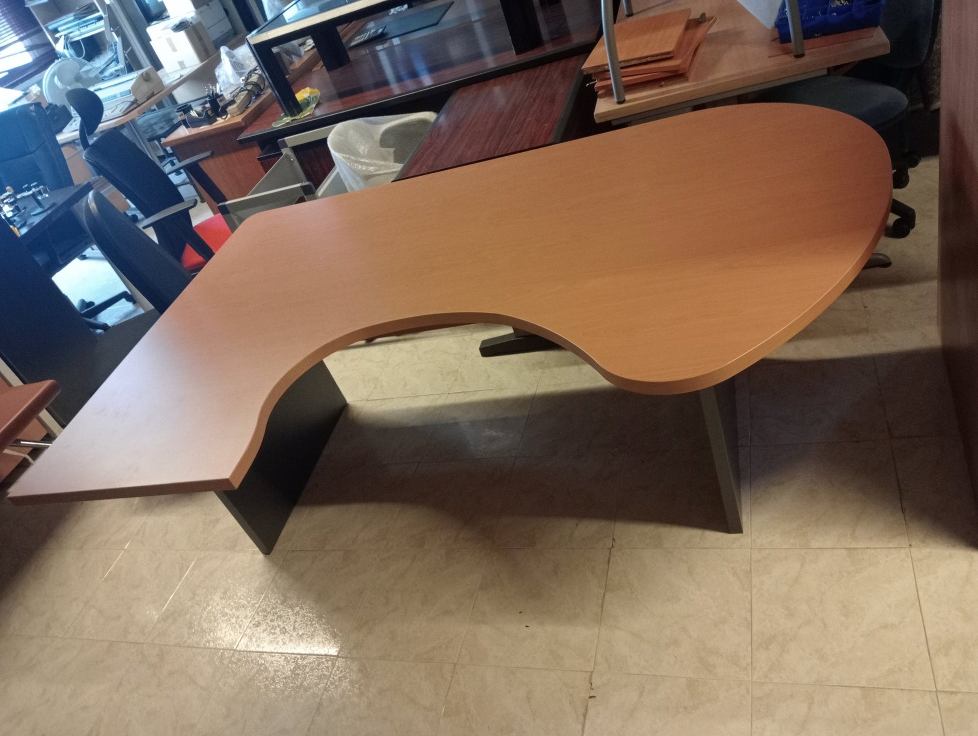 Mesa angular peral. - Madrid