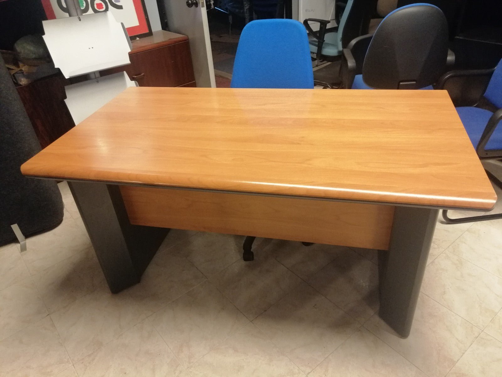 Mesa de dirección. - Madrid