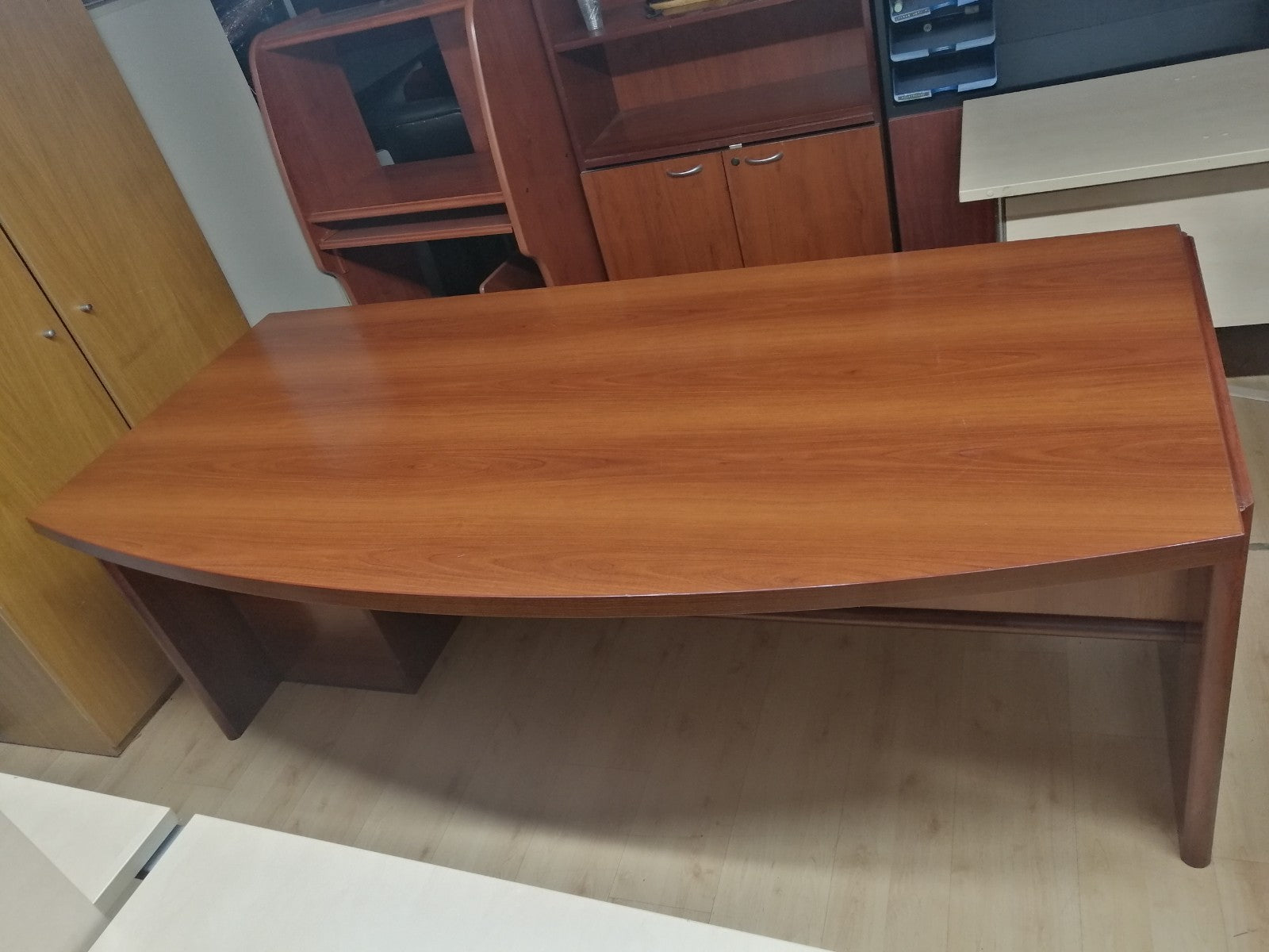 Mesa de dirección. - Madrid