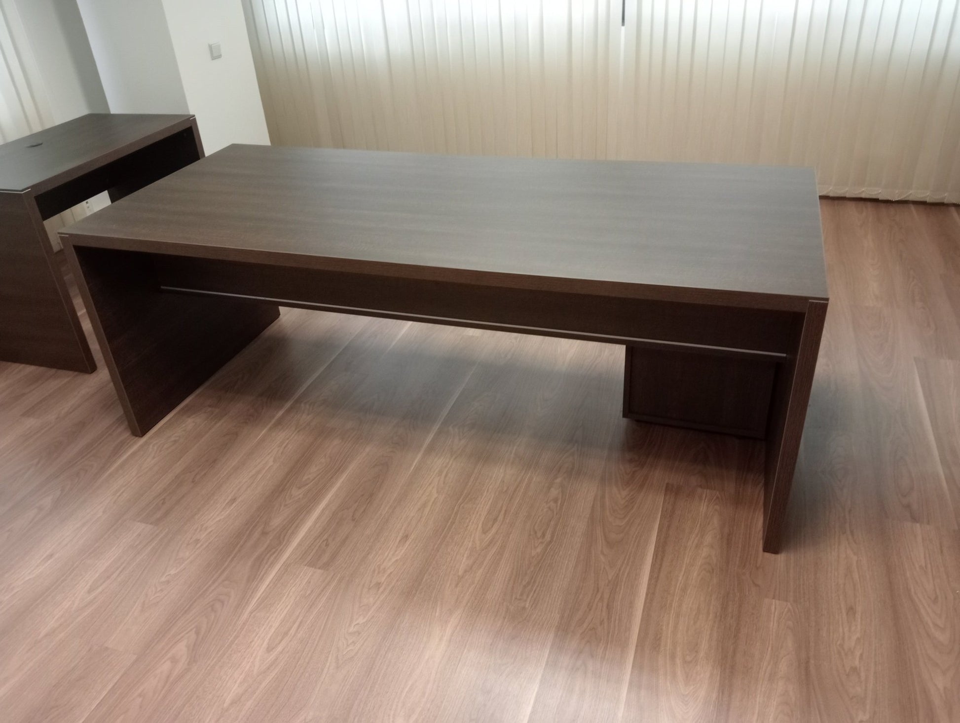 Mesa de dirección Wengue. - Madrid