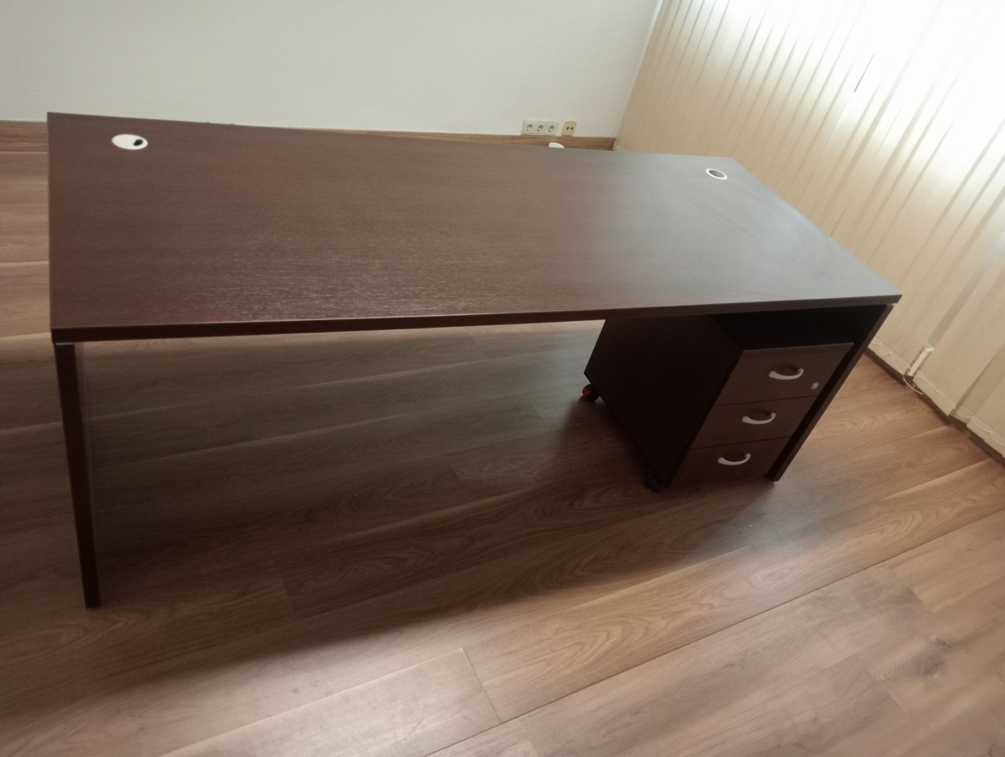 Mesa de dirección Wengue. - Madrid