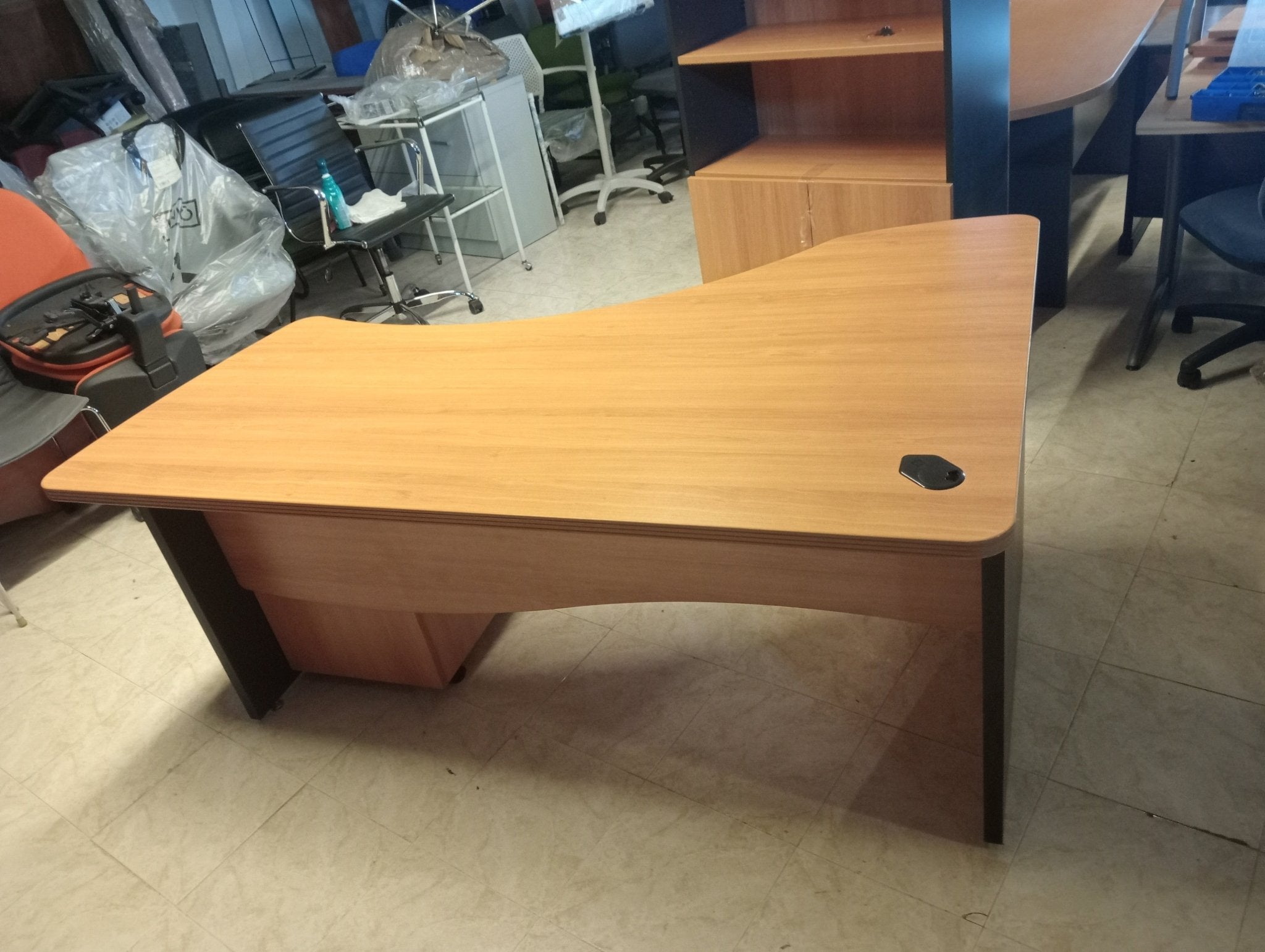 Mesa en forma de ola haya. - Madrid