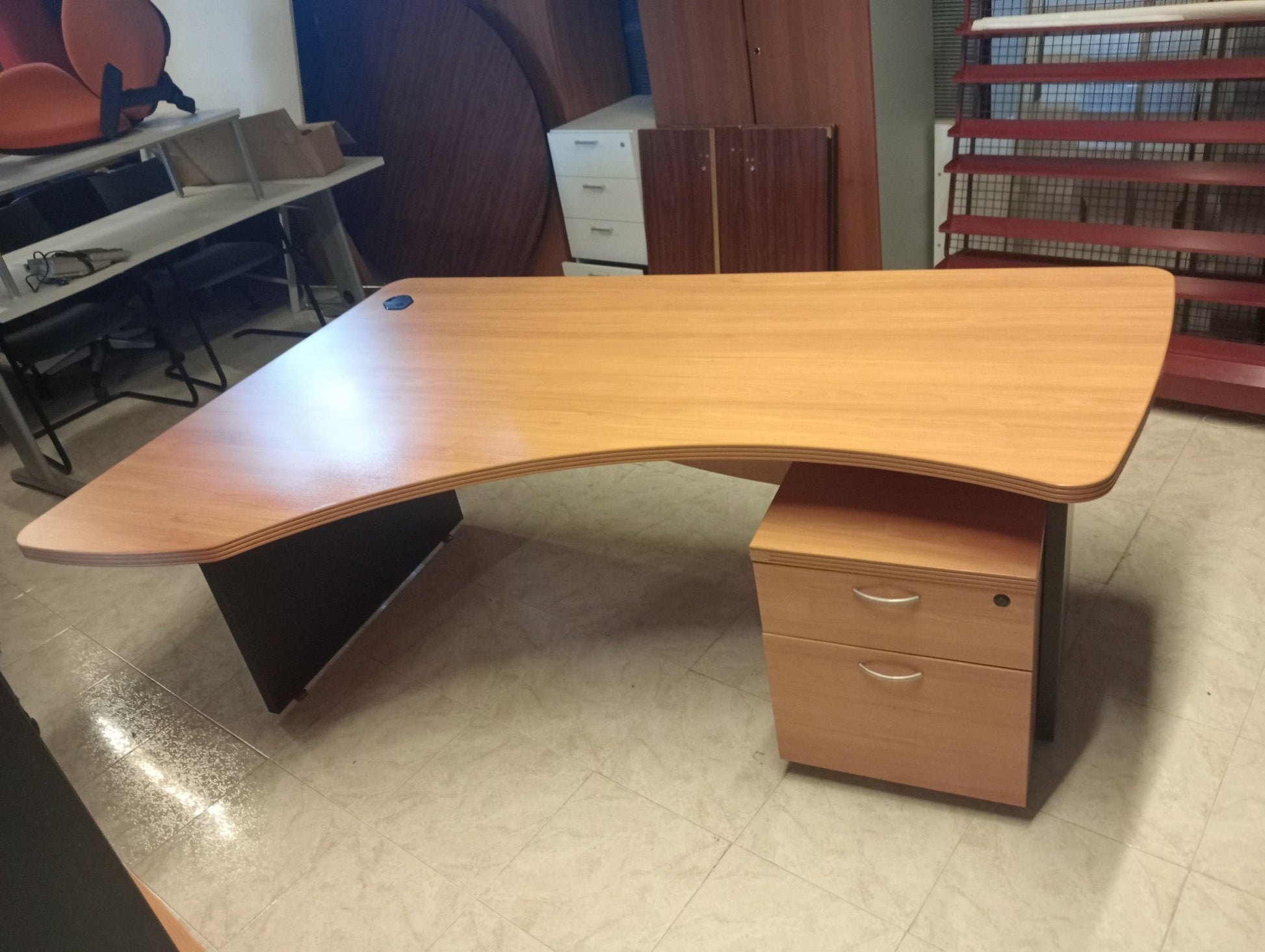 Mesa en forma de ola haya. - Madrid