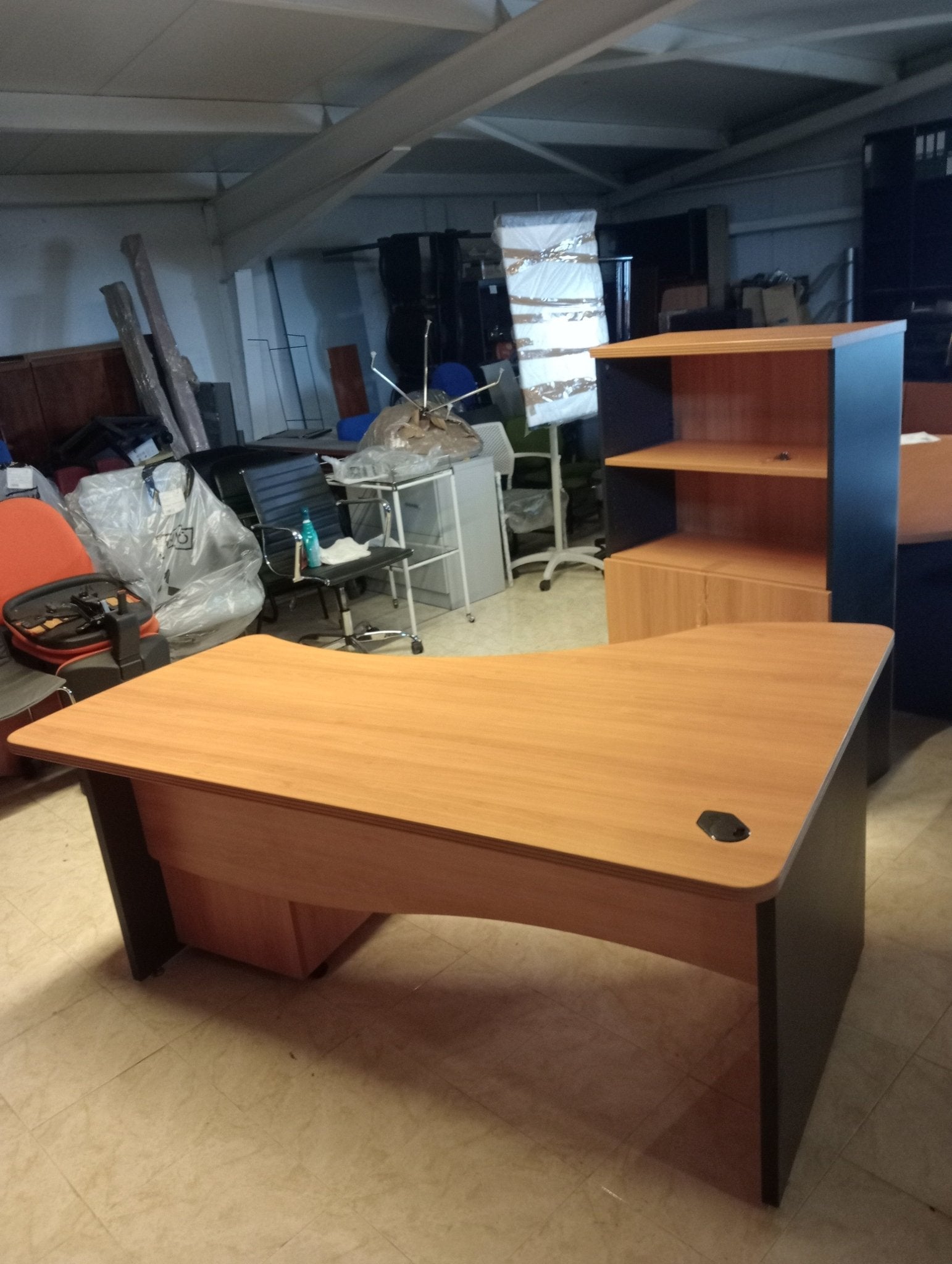 Mesa en forma de ola haya. - Madrid