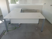 Mesa recta con ala.