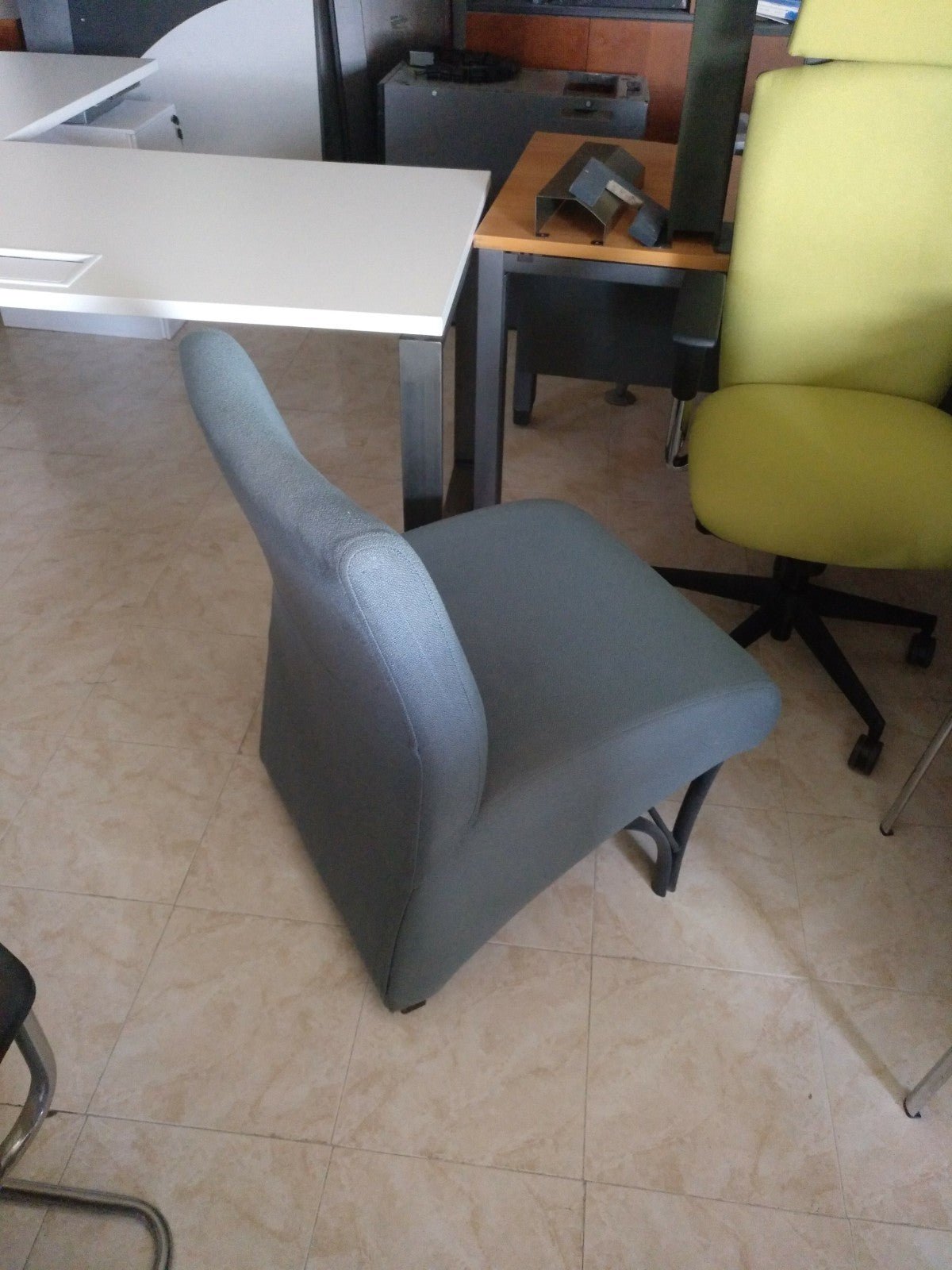 Sillón de sala de espera. - Madrid