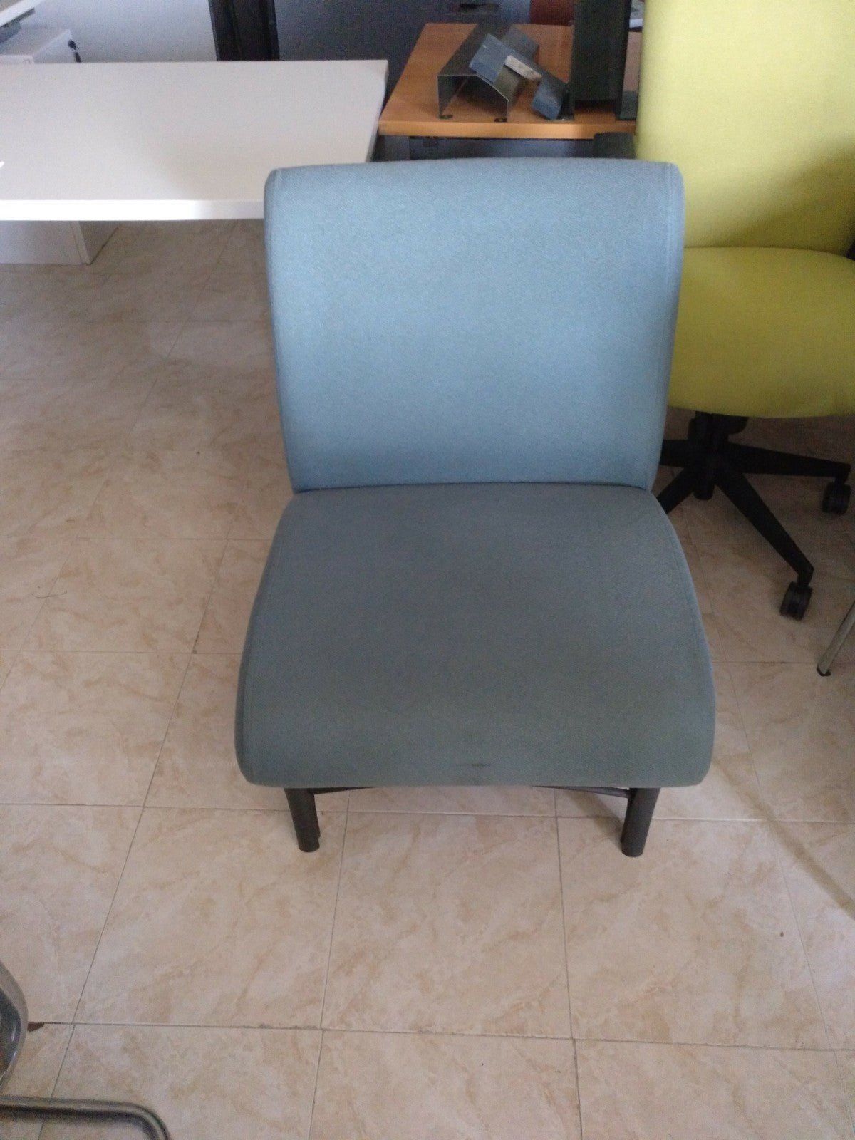 Sillón de sala de espera. - Madrid